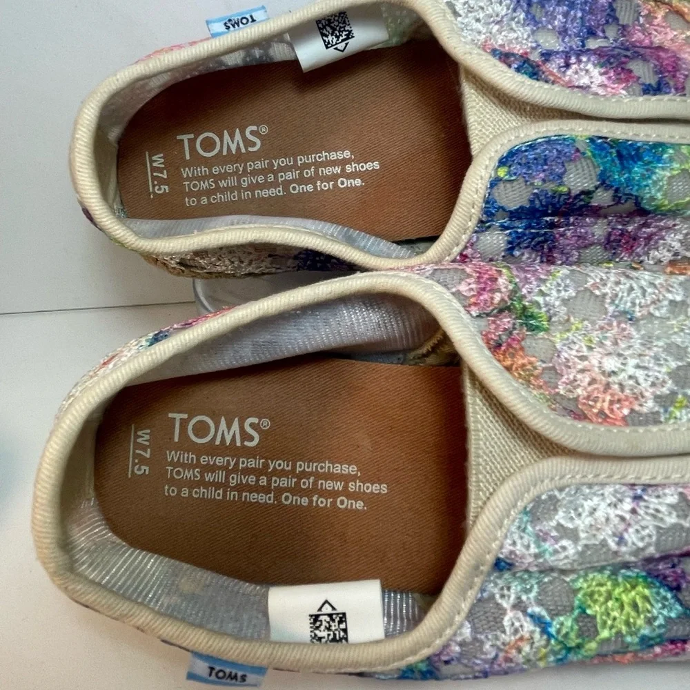 TOMS Palmera Multi Crochet Lace Rainbow Flats Womens Size 7.5 NWOT